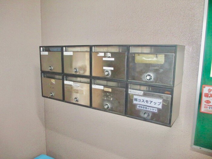 物件外観写真5　(エントランス部分)