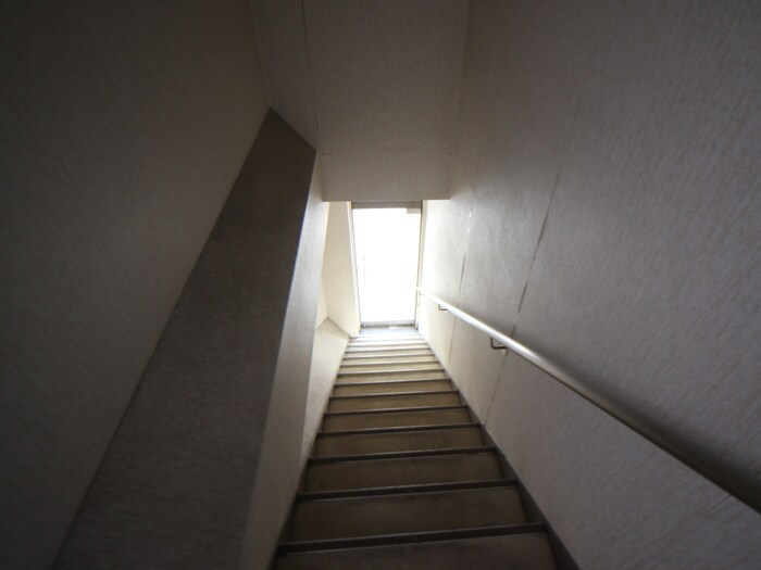 物件内観写真16　(玄関)