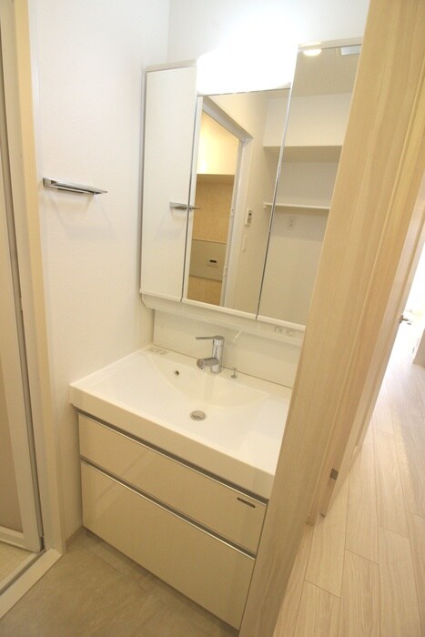 物件内観写真9　(洗面)