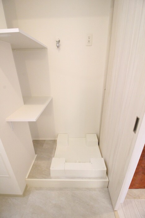 物件内観写真11　(洗濯機置場)