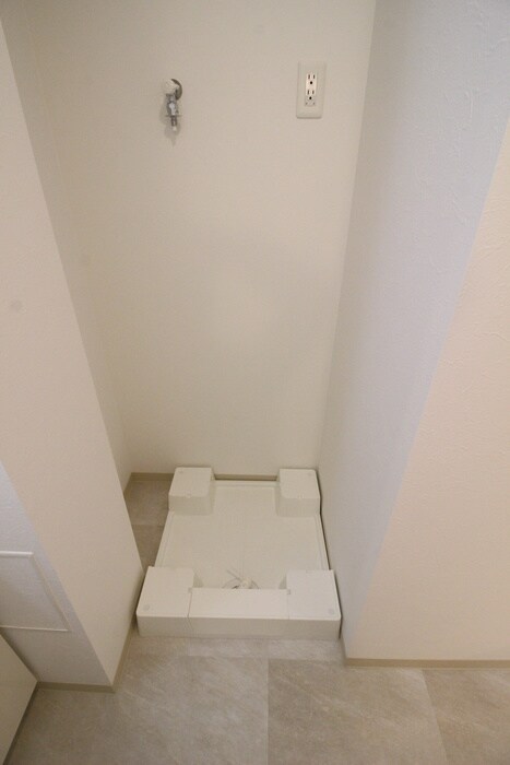 物件内観写真11　(洗濯機置場)