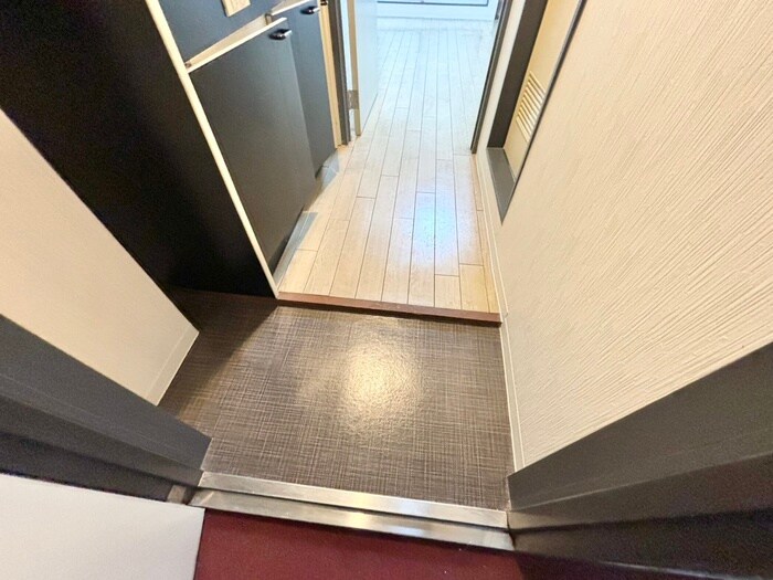 物件内観写真11　(玄関)