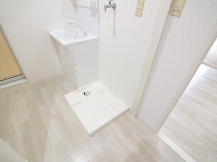 物件内観写真15　(洗濯機置場)