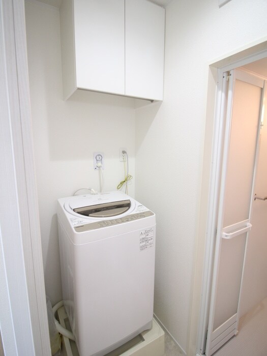 物件内観写真10　(洗濯機置場)