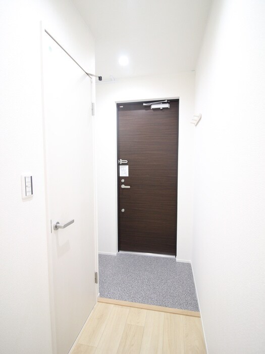物件内観写真17　(玄関)