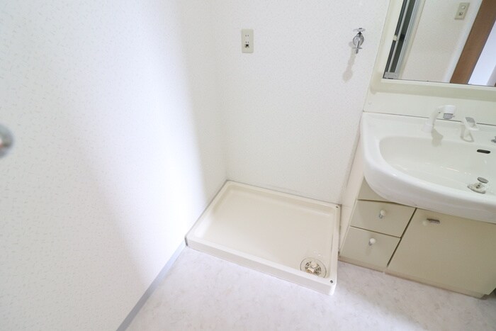 物件内観写真15　(洗濯機置場)