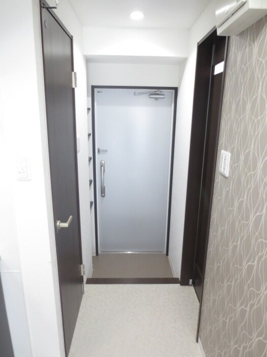 物件内観写真7　(玄関)