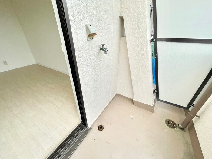 物件内観写真16　(洗濯機置場)