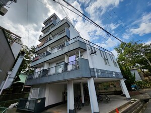 山崎第３マンション外観写真