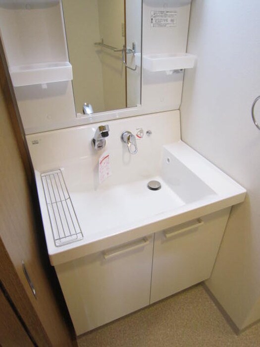 物件内観写真8　(洗面)