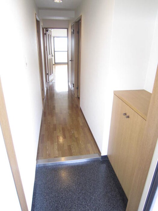 物件内観写真14　(玄関)