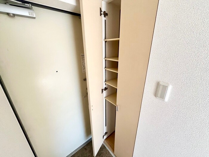 物件内観写真15　(靴箱)