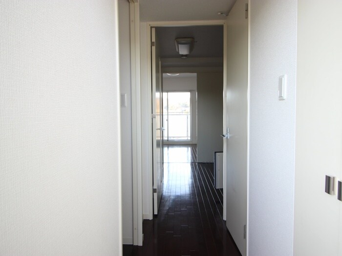 物件内観写真17　(廊下)