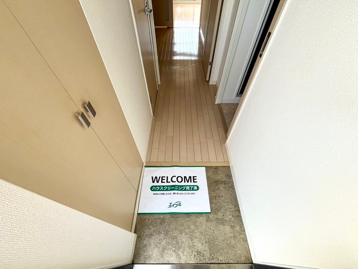 物件内観写真17　(玄関)