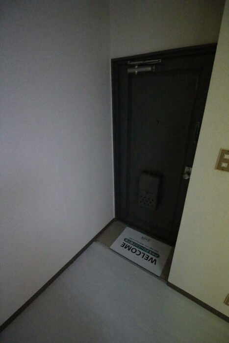 物件内観写真16　(玄関)