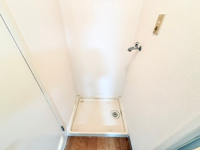 物件内観写真15　(洗濯機置場)