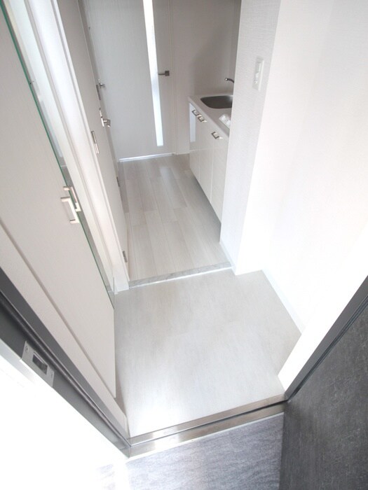 物件内観写真7　(玄関)