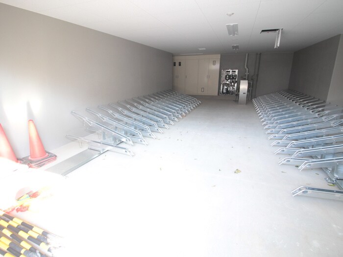 物件外観写真3　(駐輪場)