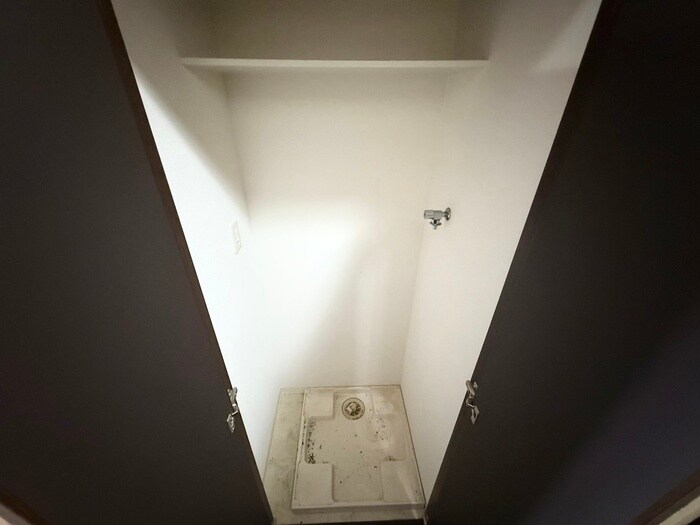 物件内観写真11　(洗濯機置場)