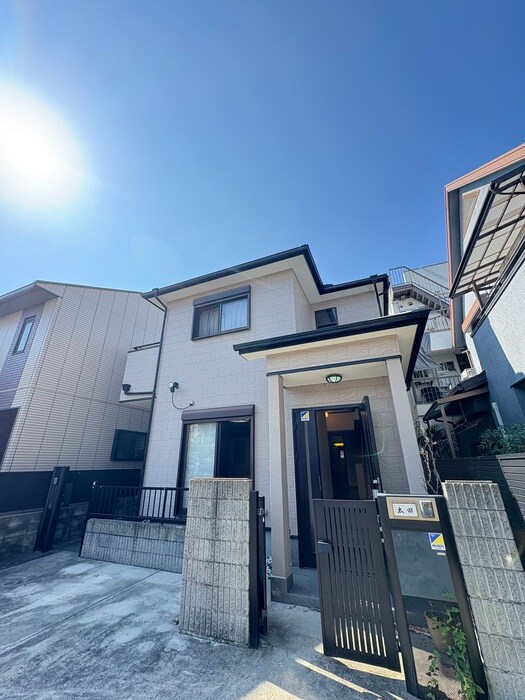 物件外観写真1　(外観写真)