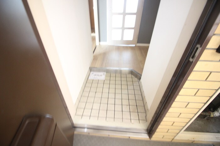 物件内観写真19　(玄関)