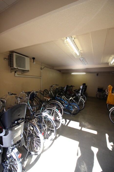 物件外観写真6　(駐輪場)