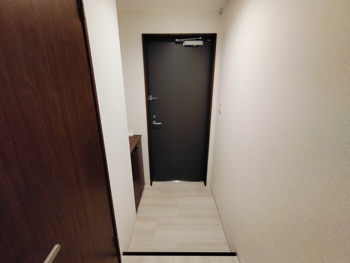 物件内観写真7　(玄関)