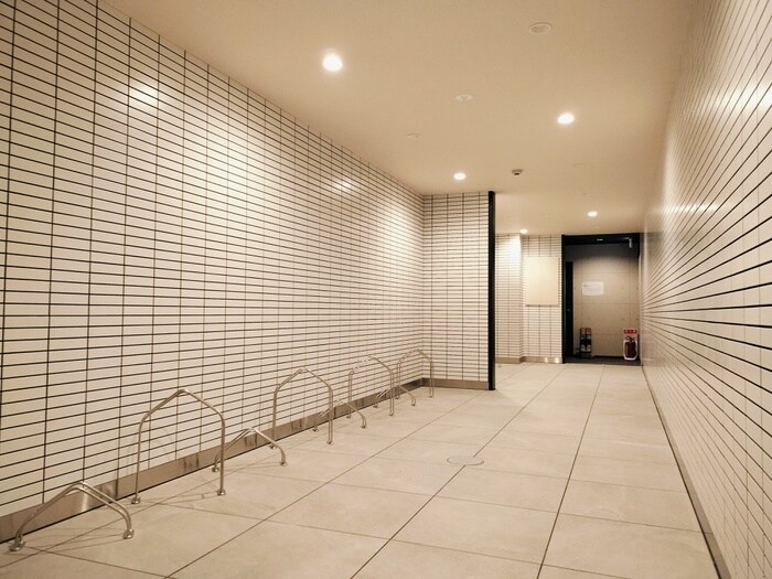 物件外観写真5　(エントランス部分)