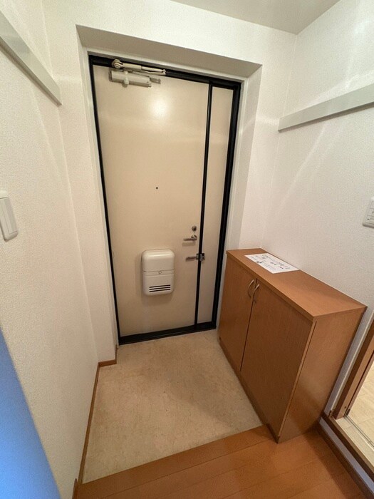 物件内観写真17　(玄関)