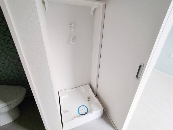 物件内観写真10　(洗濯機置場)