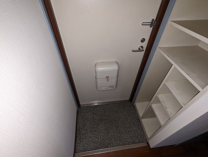 物件内観写真7　(玄関)