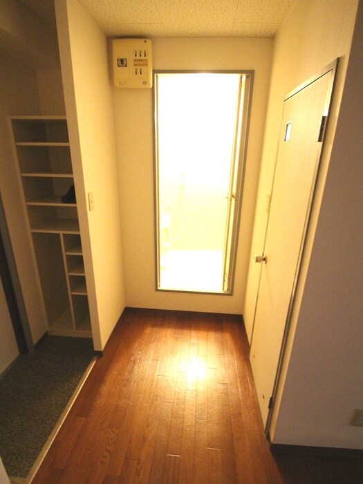 物件内観写真8　(廊下)