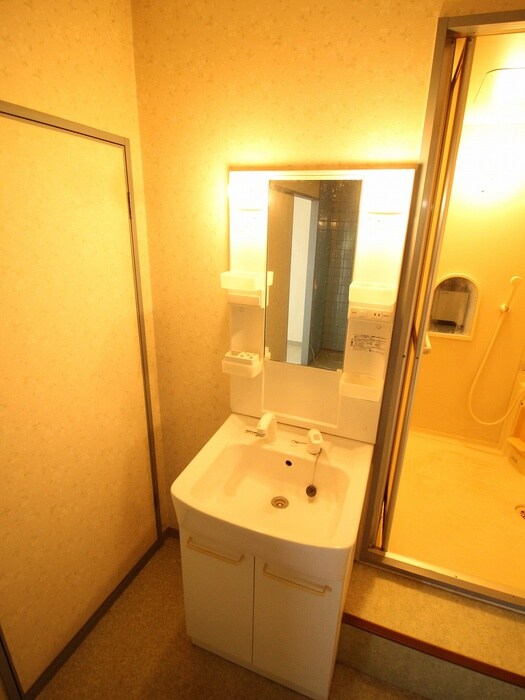 物件内観写真8　(洗面)