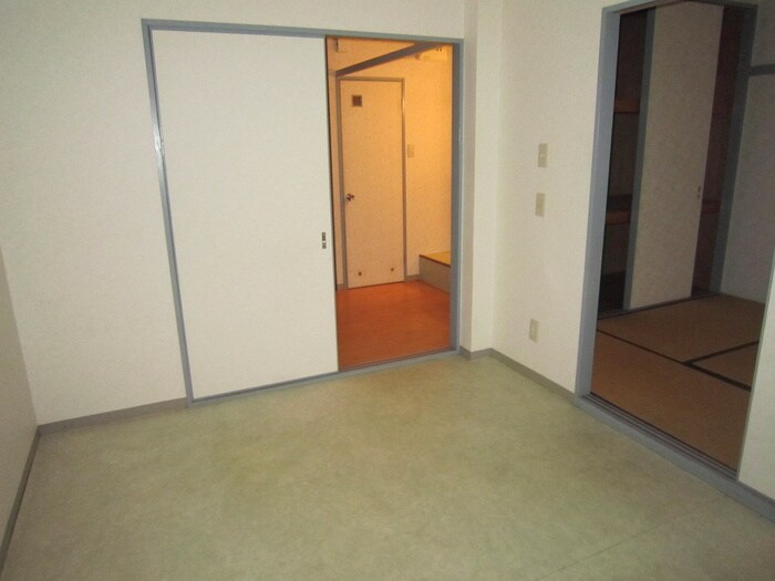 物件内観写真9　(居室)