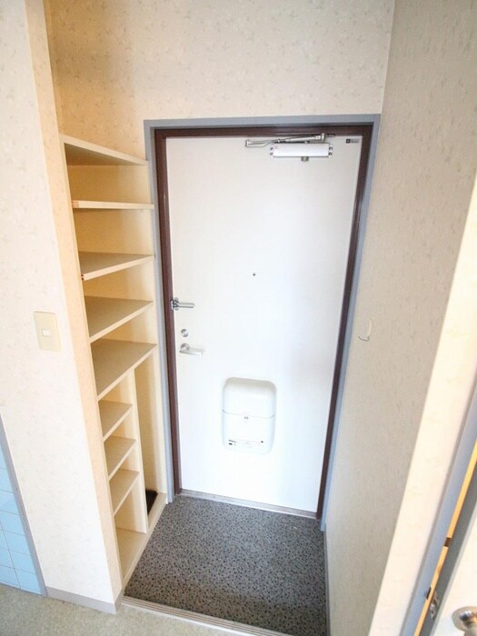 物件内観写真17　(玄関)