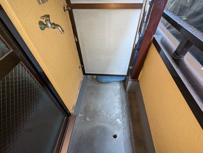 物件内観写真18　(洗濯機置場)