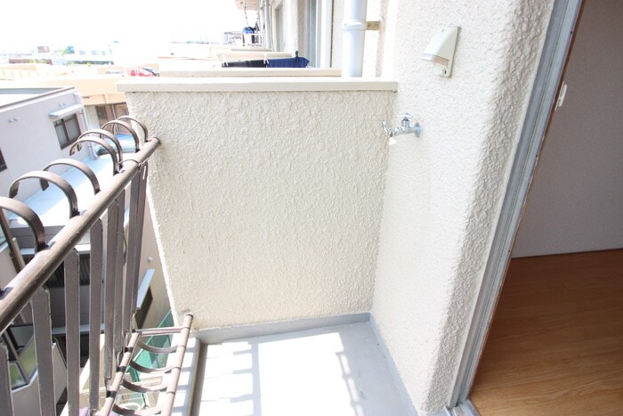 物件内観写真14　(洗濯機置場)