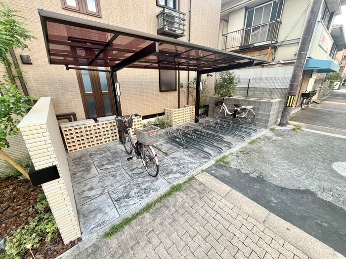 物件外観写真5　(駐輪場)
