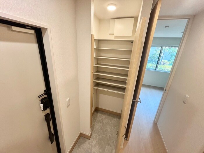 物件内観写真18　(靴箱)