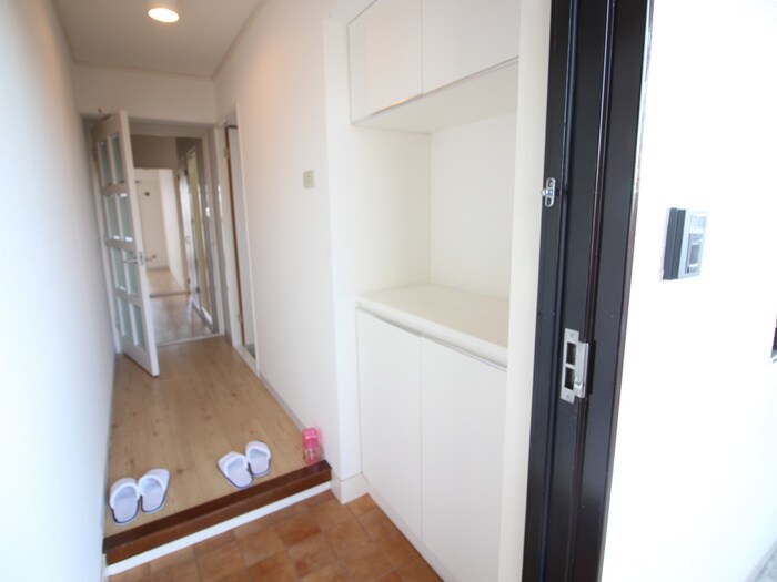物件内観写真16　(玄関)