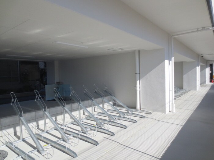 物件外観写真5　(駐輪場)