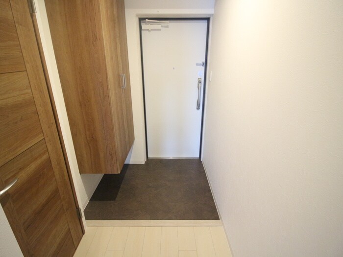 物件内観写真11　(玄関)