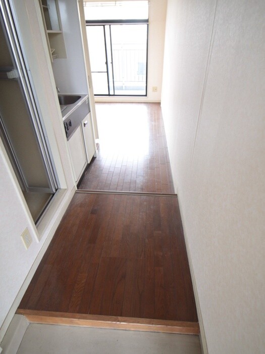物件内観写真8　(廊下)