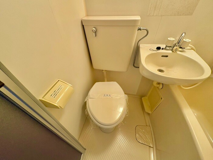 物件内観写真8　(トイレ)