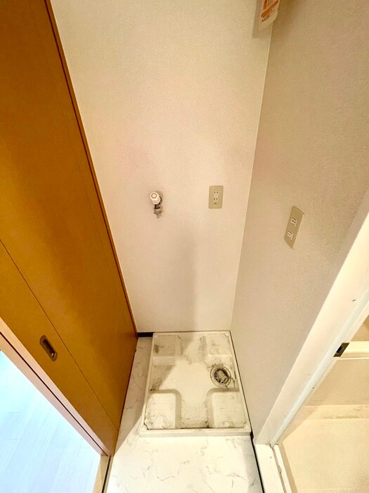 物件内観写真13　(洗濯機置場)