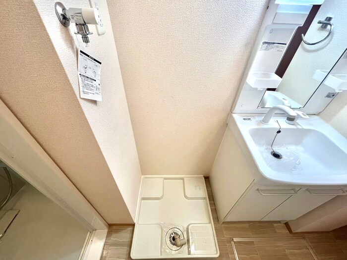 物件内観写真12　(洗濯機置場)