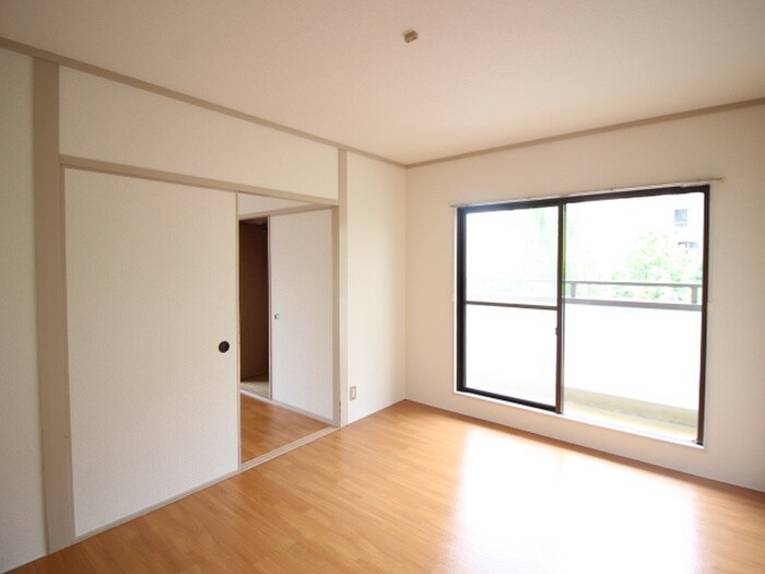 物件内観写真9　(居室)