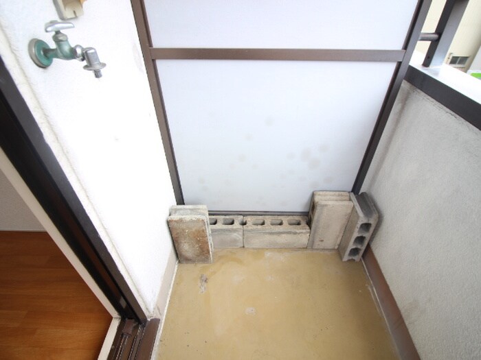 物件内観写真18　(洗濯機置場)