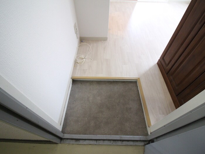 物件内観写真17　(玄関)