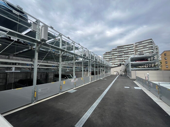 物件外観写真6　(駐車場)